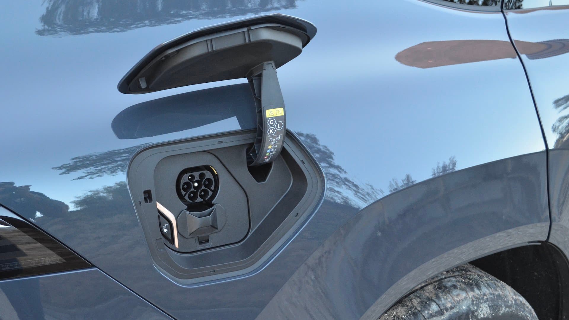 Menzil ve Şarj Performansı: 805 Kilometre ile Sınırları Zorlayın