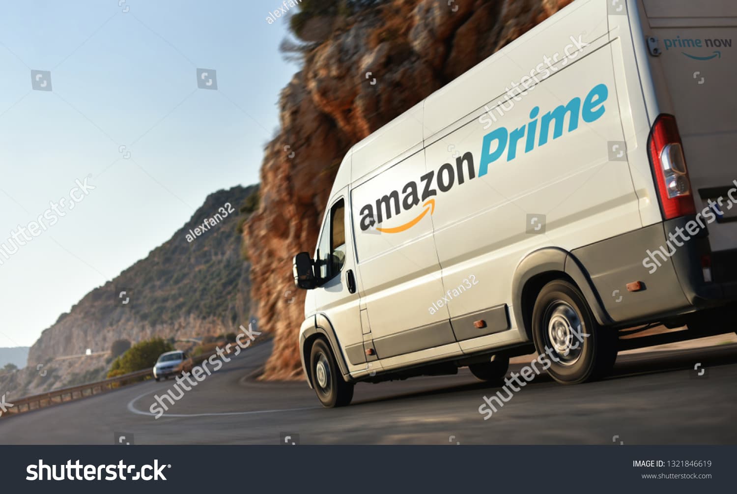 2. Prime Teslimat: Hızlı ve Ücretsiz Kargo Ayrıcalıkları